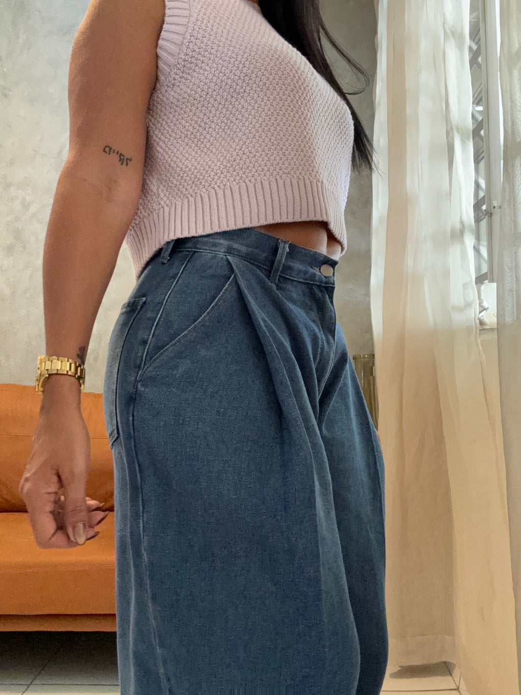 MID-RISE PLEAT DETAIL DENIM PANTS