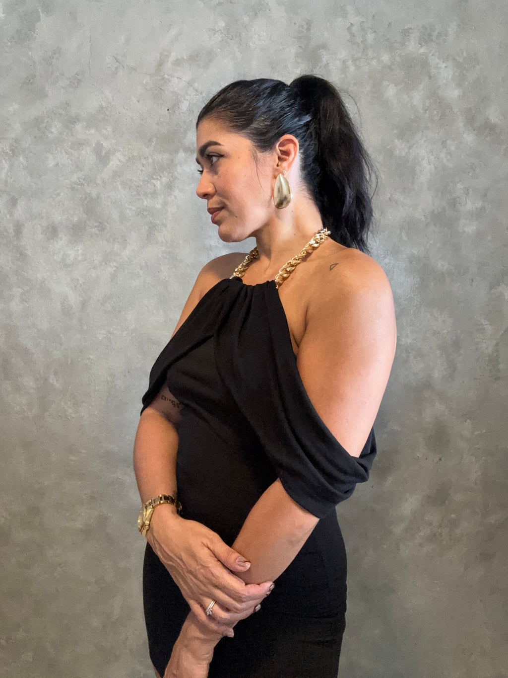 GOLD CHAIN NECKLACE DRESS