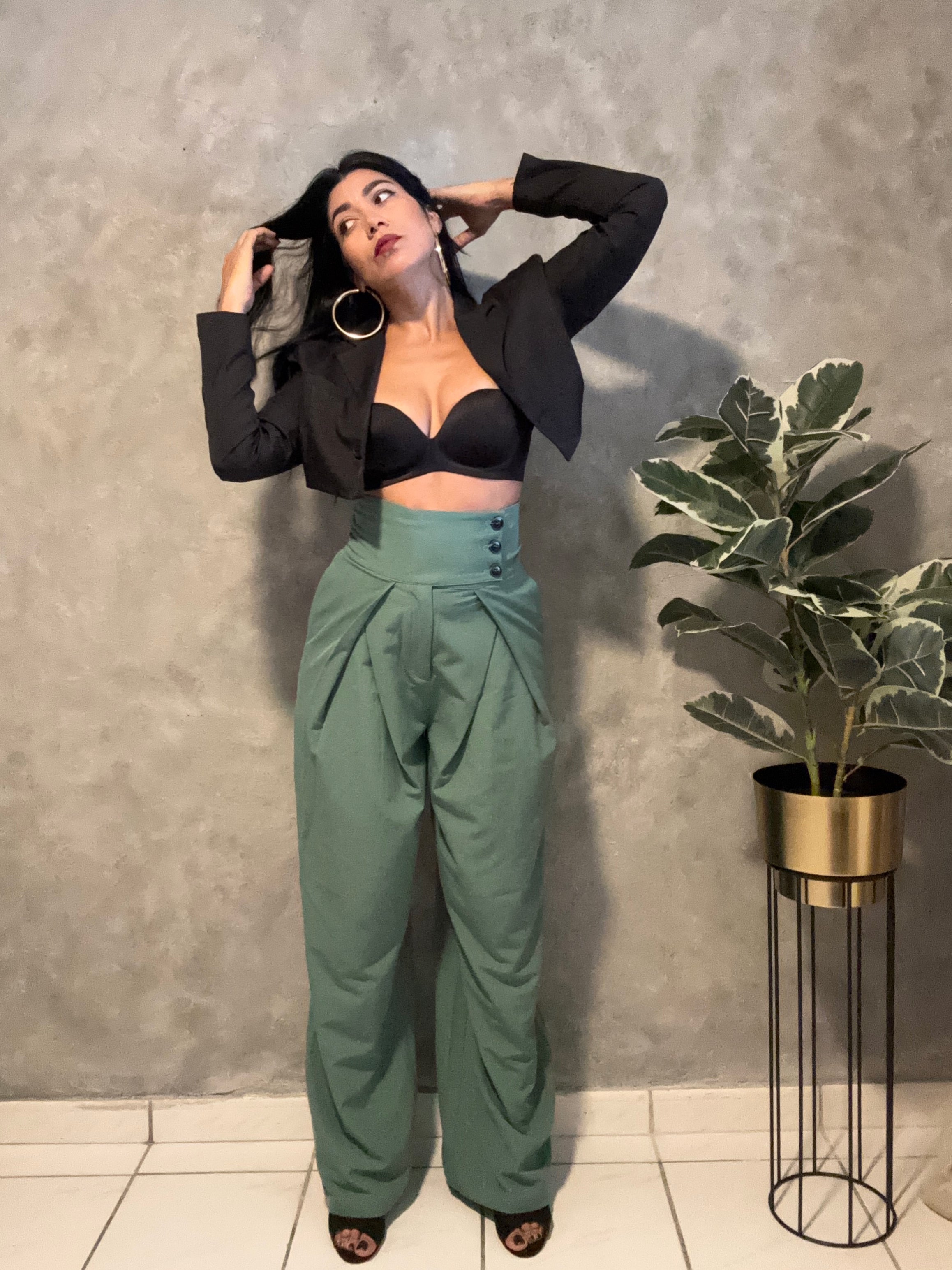 CROPPED SHOULDER BLAZER