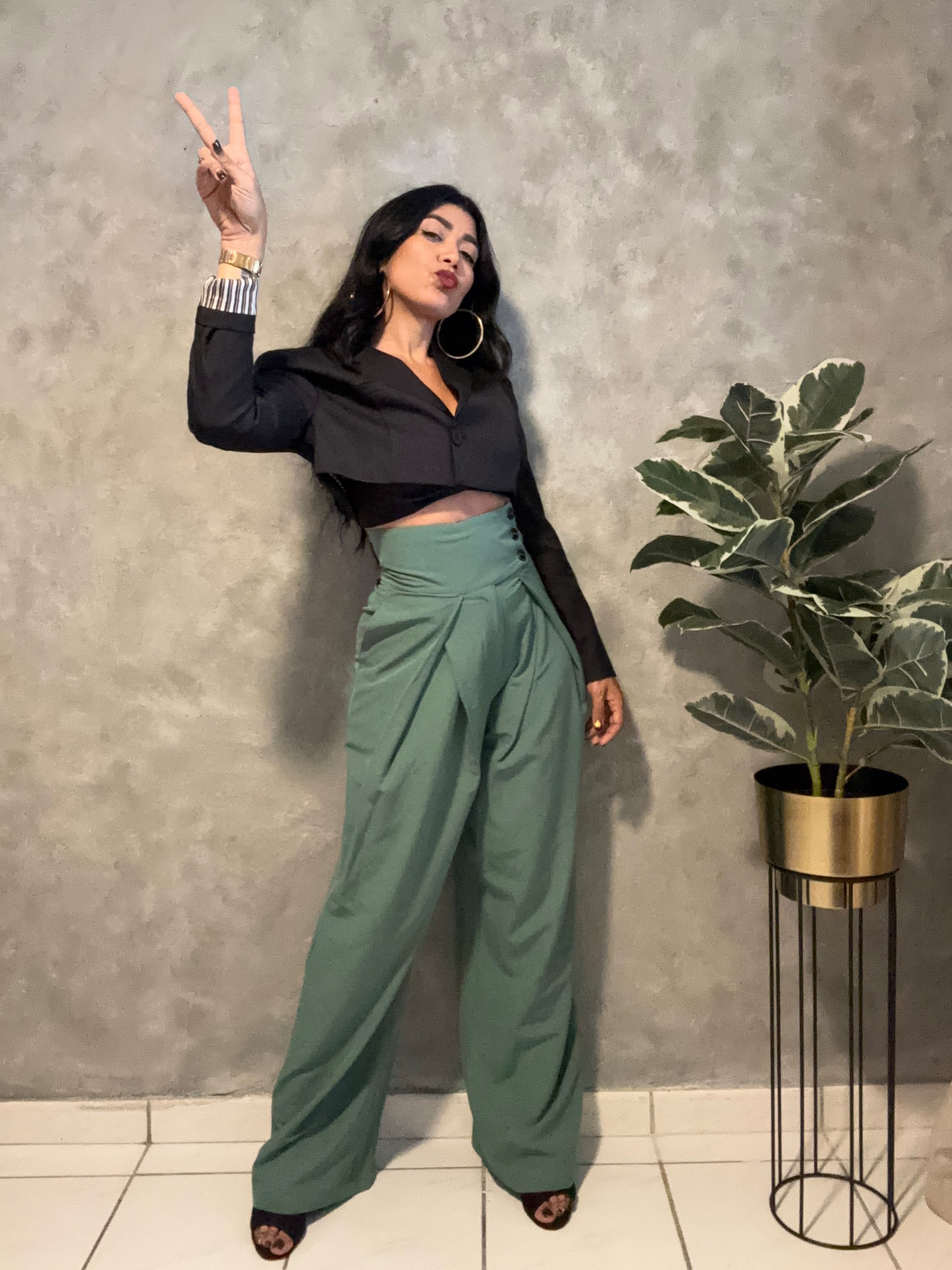 CROPPED SHOULDER BLAZER