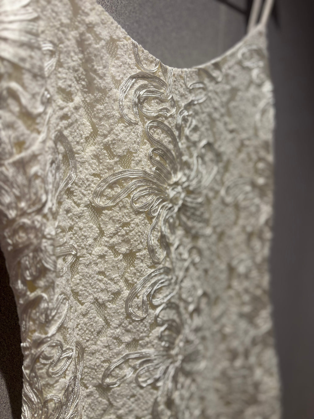 FLOWER EMBROIDERED LACE MAXI DRESS